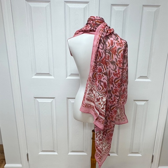 Indian Hand-Printed Floral Sarong Scarf - 93" x 36" - NEW in Bags. - Picture 4 of 13